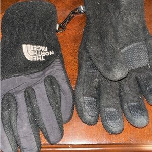 North Face gloves Size Large in Women’s